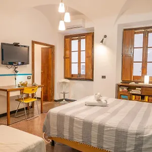 Lovingenoa Old Stone Apartment